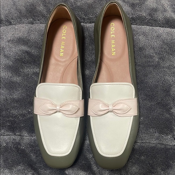 Cole Haan Women's Loafers - White and Green with pink bow - Picture 1 of 6